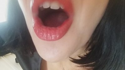 សម្លាញ់ ថ្ងៃនេះ ប៉ាម៉ាក់មិនឲ្យឯងទៅរៀនទេ... ខ្ញុំត្រូវការអ្នកខ្លាំងពេក...